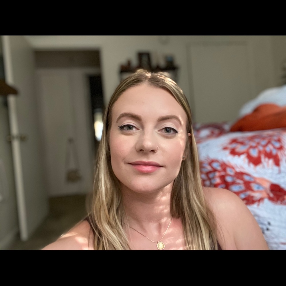 Meet your Posher, Lauren